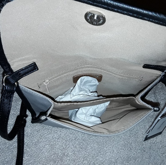 Small nine west shoulder pouch - Picture 3 of 4